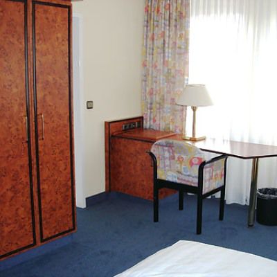 Hotel President Frankfurt Франкфурт на Майн Екстериор снимка