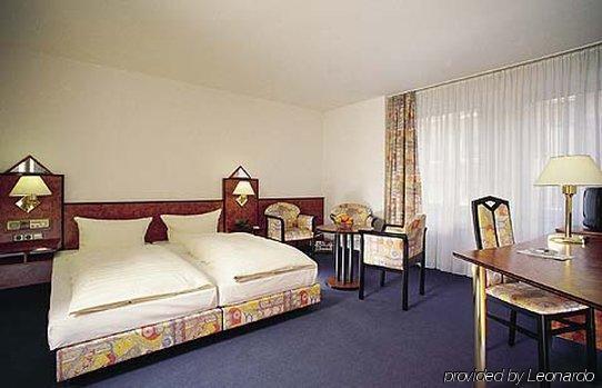 Hotel President Frankfurt Франкфурт на Майн Стая снимка